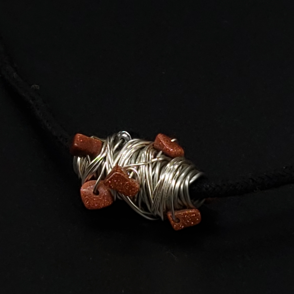 Chaos Focal Bead Necklace - Picture 6 of 10